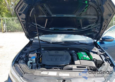 2018 Volkswagen Passat 2.0T Se из США, поврежденный, VIN 1VWBA7A33JC041386